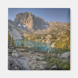 Imã Crag do templo e segundo lago