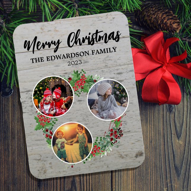 Ímã Crie sua própria colagem de fotos da família de na (Photo magnet with your own Christmas Family photo collage on rustic wood. Merry Christmas wishes.)