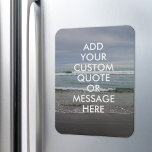 Ímã Crie sua própria cotação<br><div class="desc">Crie seu próprio ímã de cotação personalizado. Personalize este ímã com a tipografia moderna e a paisagem das ondas oceânicas.</div>