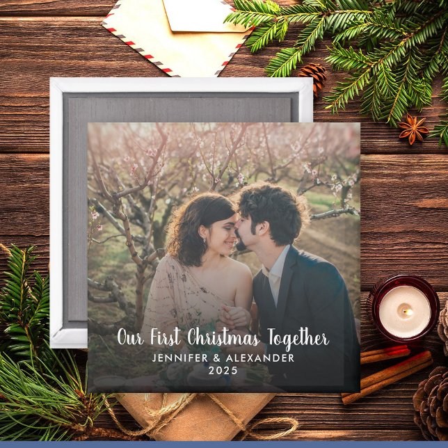 Imã Crie sua própria foto do Primeiro Natal Juntos (Create your own First Christmas Together photo Magnet. You can add your own photo, names, year, text)