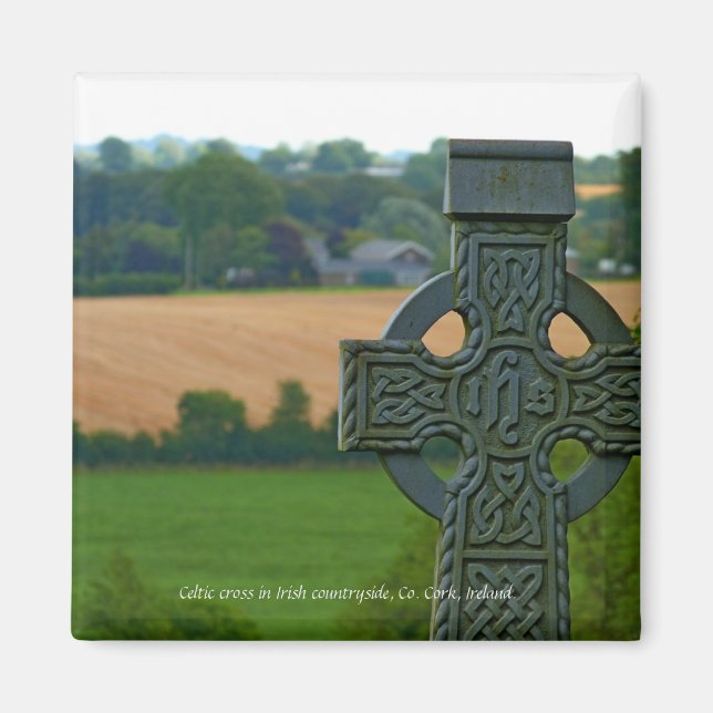 Imã Cruz Celta no interior da Irlanda (Frente)