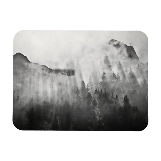 Ímã Cruz no Topo das Montanhas Foggy (Horizontal)