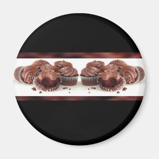 Imã Cupcake marrom e preto
