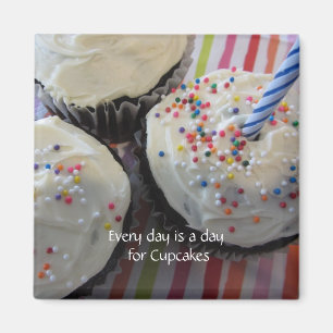 Imã Cupcakes com Dito Fofo
