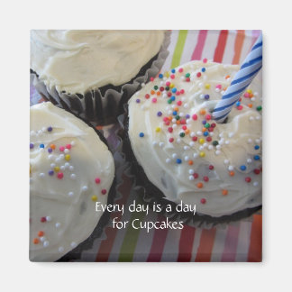 Imã Cupcakes com Dito Fofo