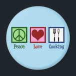 Imã Curioso Chef Paz Cozinhar Utensílios<br><div class="desc">Cozinhar do Amor pela Paz. Um presente bonito de chef para um cozinheiro que apresenta um sinal de paz,  coração e utensílios cozinhar como uma espátula e um sábio.</div>