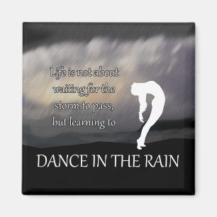Imã Dança no Impulso Inspiracional Chuvoso