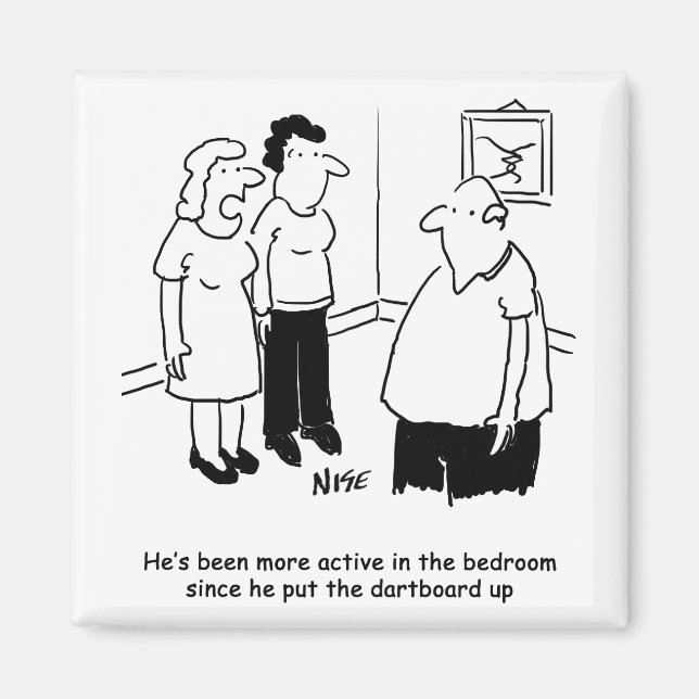 Imã Dartboard no quarto. Cartoon Engraçado (Frente)