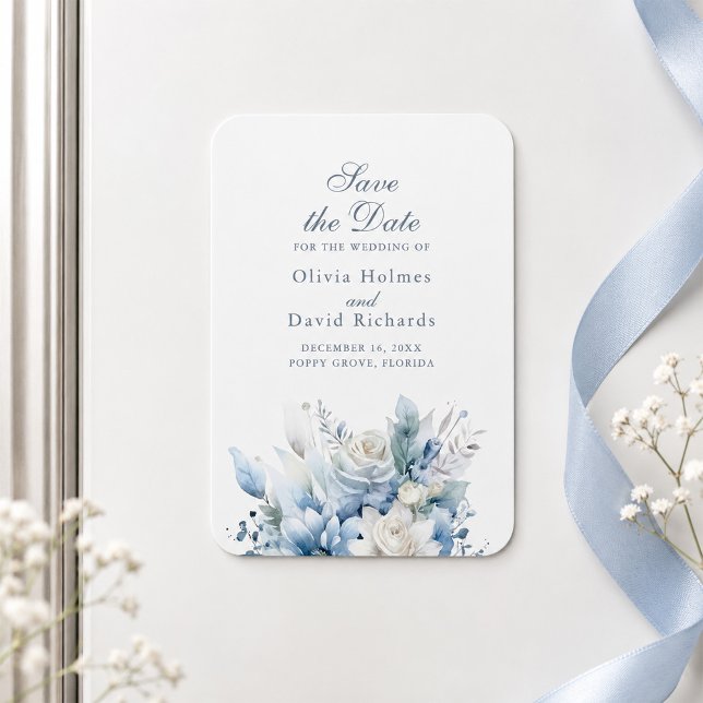 Ímã de Lembrete de Data Azul Empoeirado Flor Silve (Dusty Blue Wildflower Save the Date Magnet)