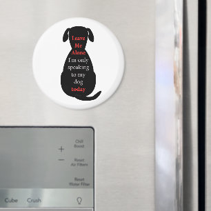 Imã Deixe-me me sozinho estão falando somente a meu