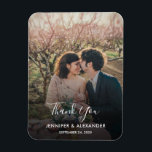 Ímã Design da sua própria foto Obrigado Casamento<br><div class="desc">Design da sua própria foto Obrigado Cartão de casamento. Imagem elegante para agradecer aos convidados do casamento. Você pode adicionar sua própria foto,  adicionar seu próprio texto e nomes.</div>