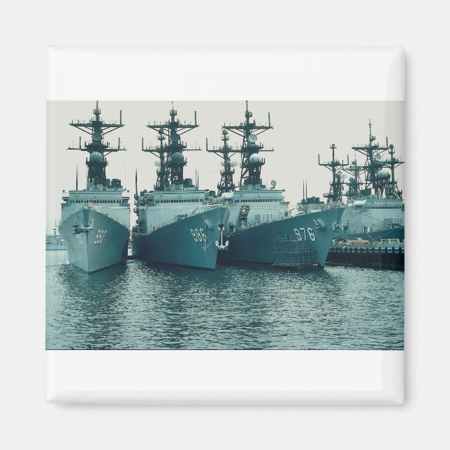 Imã Destruidores da classe Spruance, NAV STA, San Dieg (Frente)