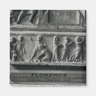 Imã Detalhe do sarcófago que mostra crianças brincando