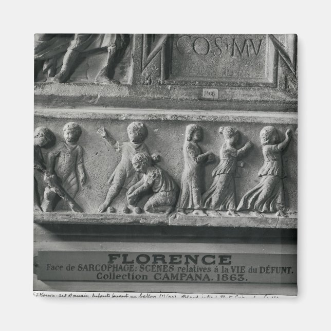 Imã Detalhe do sarcófago que mostra crianças brincando (Frente)