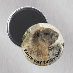 Imã Dia da Terra de Hoary Marmot