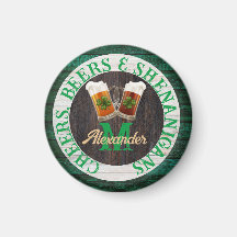 Diversão com Cerveja Cheers em Madeira Rústica