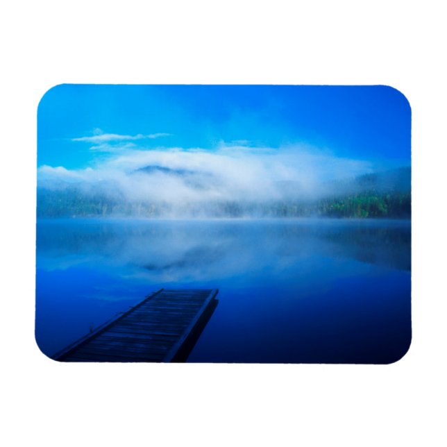 Ímã Doca em lago calmo e enevoado, Califórnia (Horizontal)
