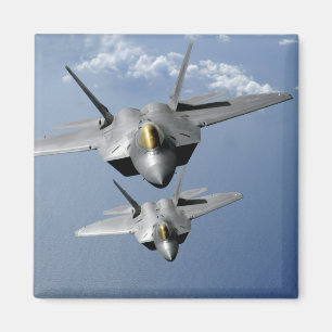 Imã Dois raptores F-22 voam sobre o Oceano Pacífico