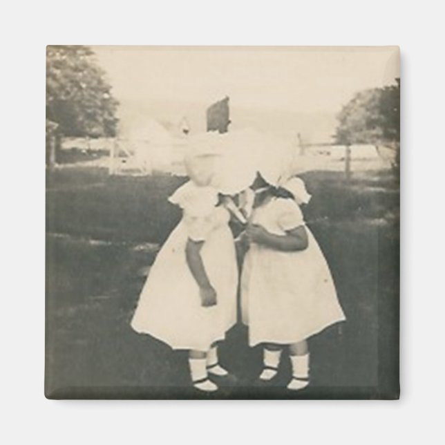 Imã duas meninas bebendo ímã (Frente)