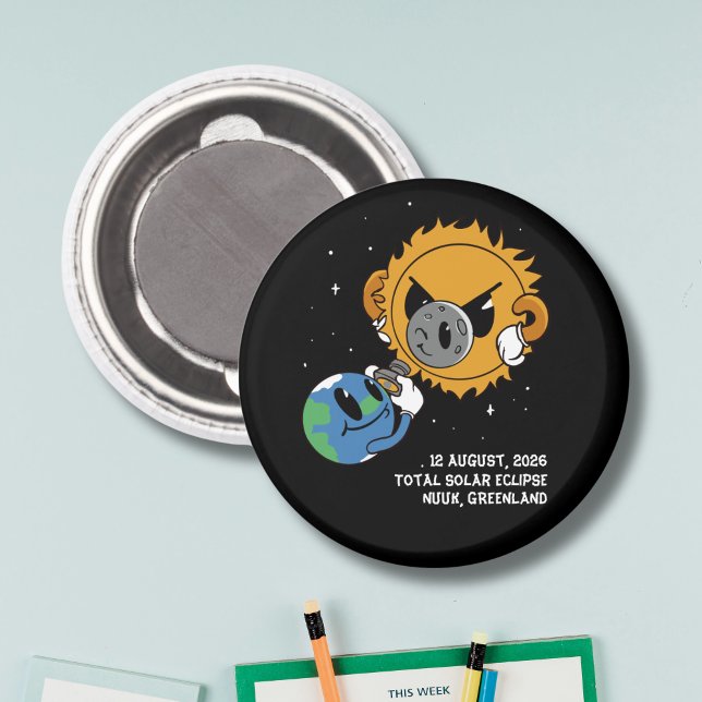 Imã Eclipse Total do Sol 2026 Groenlândia Photobomb (Change city to personalize.  All text editable.  Matching items available.)