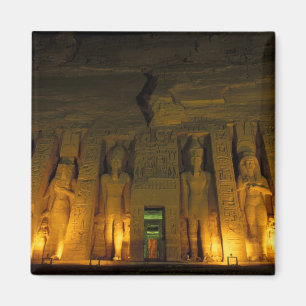 Imã Egito, Abu Simbel, Fachada iluminada do Pequeno