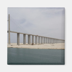 Imã Egito, Canal de Suez. Ponte da Paz