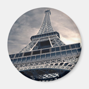 Imã Eiffel elevando-se