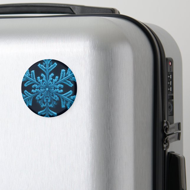 Imã Elegância Congelada: Floco de Neve Azul Intriciado (In Situ (Luggage))