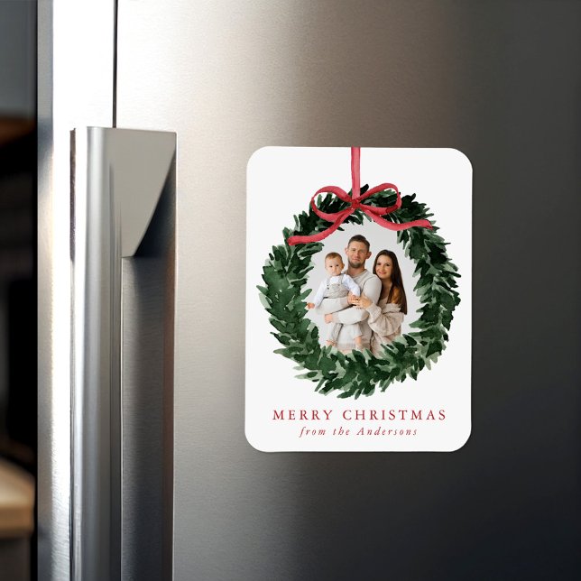 Ímã Elegant Watercolor Wreath with Bow Christmas Photo (Criador carregado)