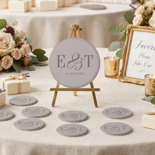 Imã Elegantes iniciais de casais de casamento Taupe