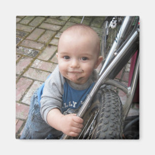 Imã Eli com bicicleta
