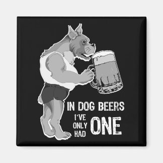 Imã Em Cervejas De Cães Para Fundo Escuro