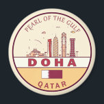 Imã Emblema de Skyline Cidade do Qatar de Doha<br><div class="desc">Design de arte colorida e minimalista de Doha,  com monumentos e marcos da cidade do Catar.</div>