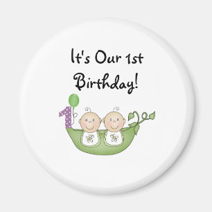 Imã Ervilhas dos gêmeos em um primeiro aniversário d