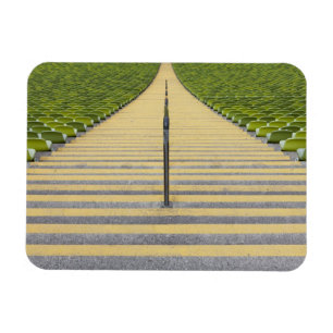 Ímã Escada de estádio entre fileiras de assentos verde