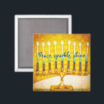 Imã Escuro Amarelo da Paz Shine Script Hanukkah Menora<br><div class="desc">"Paz, brilho." Uma fotografia de perto de uma menorah brilhante, colorida, amarela e dourada artística ajuda-o a lançar no estilo as férias de Chanucá. Sinta o calor e a alegria da temporada de férias sempre que você usa este brilhante e colorido ímã Chanucá. Cartões de correspondência, postagens, adesivos, travesseiros, utensílios...</div>