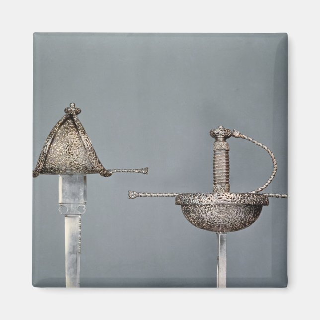 Imã Espadas: Pratique de aço biselado com casco (Frente)