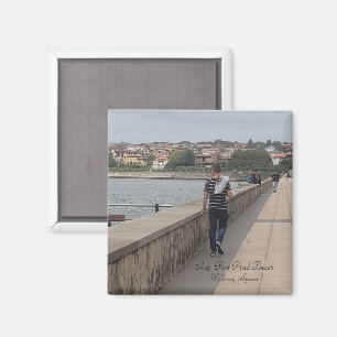 Imã Espanha Bilbao   Turista Caminhando Pelo Porto