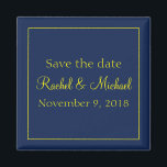 Imã Esplêndido Salva a Data Azul e Amarelo<br><div class="desc">A data perfeita para o seu casamento, este imã será um lembrete constante para os seus produtos de casamento. Apresentando um fundo azul com texto amarelo, personalize o seu hoje!</div>