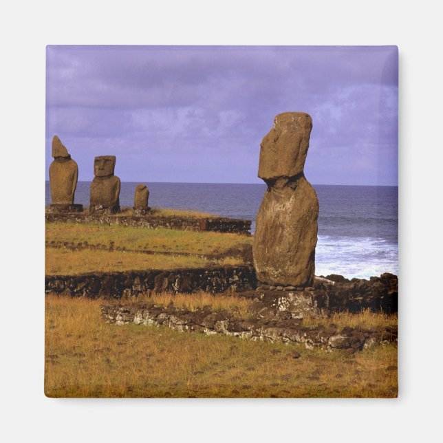 Imã Estátua Abstrata Moai da Plataforma Tahai na Pásco (Frente)