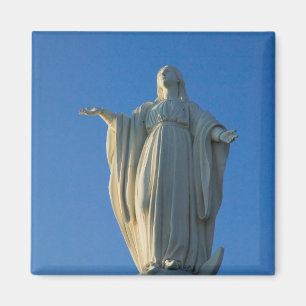 Imã estátua de 118 pés da Virgem Maria em San