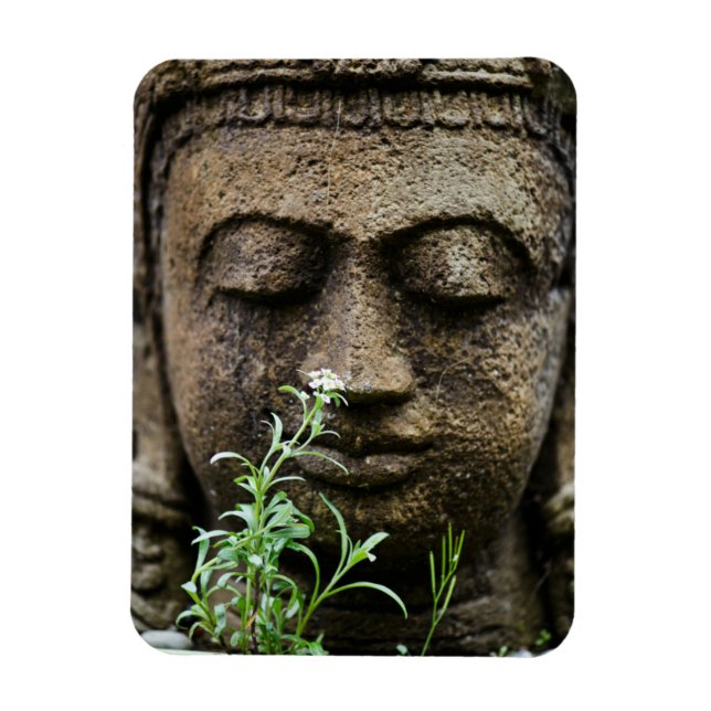 Ímã Estátua de jardim de pedra com flor (Vertical)