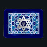 Ímã Estrela Prateada de David Menorah sobre Feriados J<br><div class="desc">Silver Foil Star de David e Menorah design Hanukkah,  Rosh Hashanah,  Passover,  qualquer Jewish Holiday ou Celebration Gift Magnets. Cartões e presentes disponíveis na Categoria Feriados Judeus / Hanukkah da nossa loja.</div>