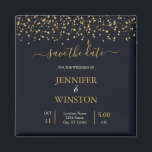 Imã Estrelas Douradas Modernas E Clássicas Casando Sal<br><div class="desc">Casamento elegante e personalizado violeta/roxo salve os cartões de data com estrelas douradas confetti. Para mais personalização,  clique no botão "Personalizar" e use nossa ferramenta de design para modificar este modelo.</div>