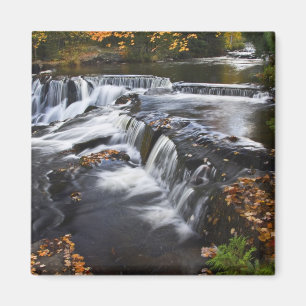 Imã EUA, Michigan, Península Superior. Bond Falls e
