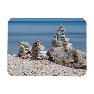 Ímã EUA, Michigan. Torres de Pedra na Praia