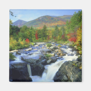 Imã EUA, Nova York. Uma cachoeira no Adirondack