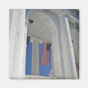 Imã EUA, VA, Arlington. As bandeiras americanas são