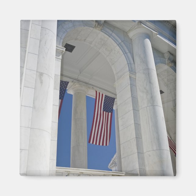 Imã EUA, VA, Arlington. Bandeiras americanas são pendu (Frente)