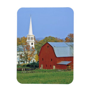 Ímã EUA, Vermont, Peacham. Um celeiro vermelho e branc